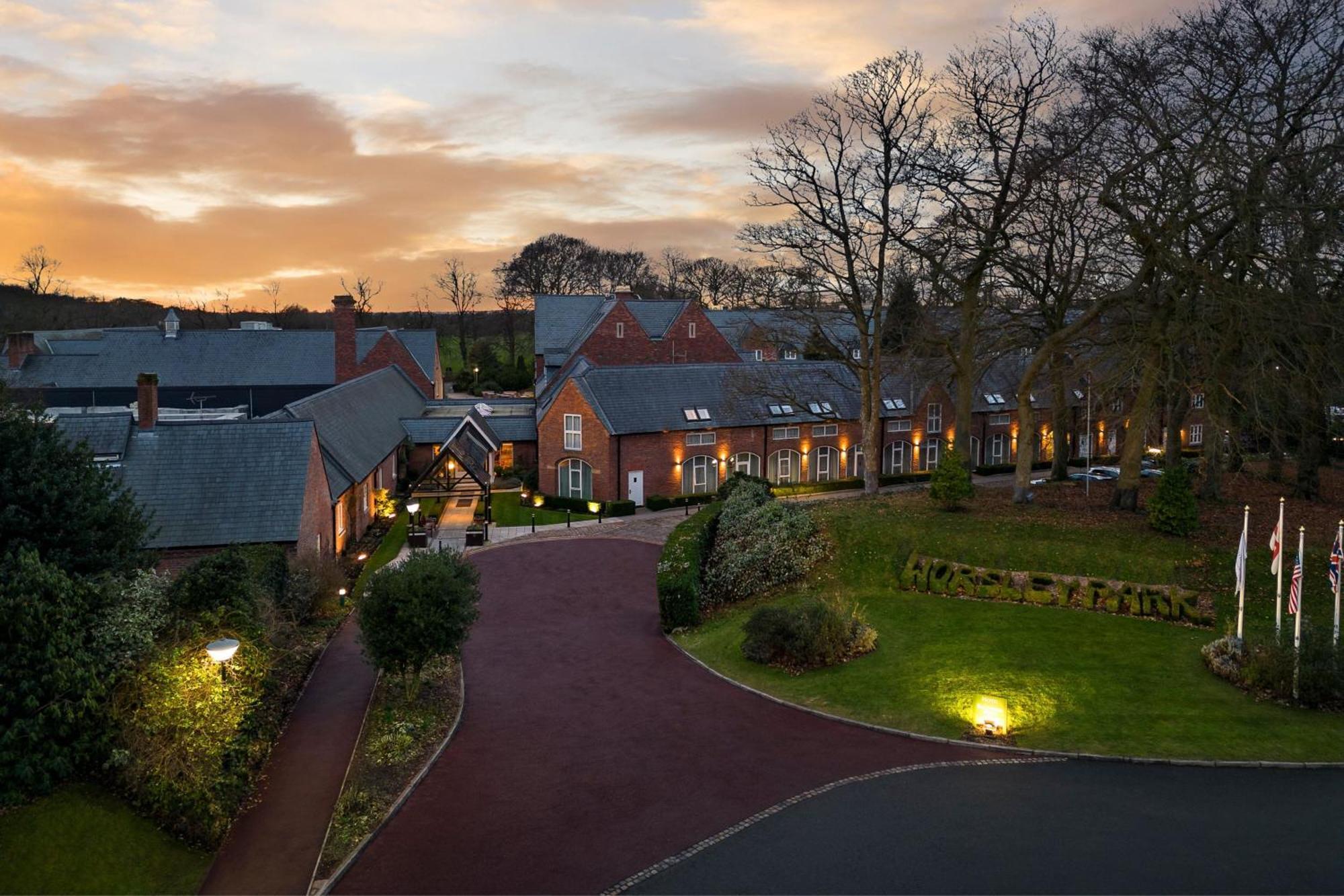 Delta Hotels By Marriott Worsley Park Country Club Exterior foto